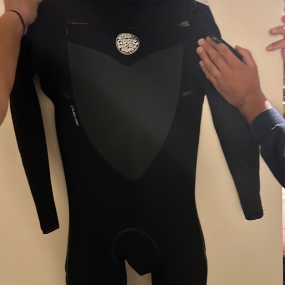 Men’s Ripcurl Wet Suit - Picture 5 of 7